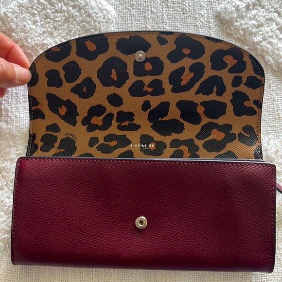 Coach Purple Leather Wallet with Textured Finish - Picture 3 of 4